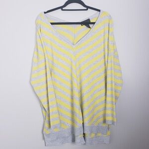 Lane Bryant v-neck light weight sweater G12